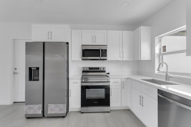 Building Photo - 5224 29th St SW