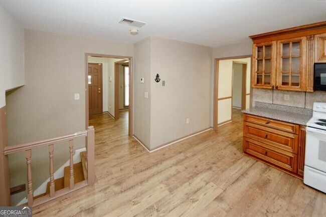 Building Photo - 4033 Scenic Mountain Dr SW