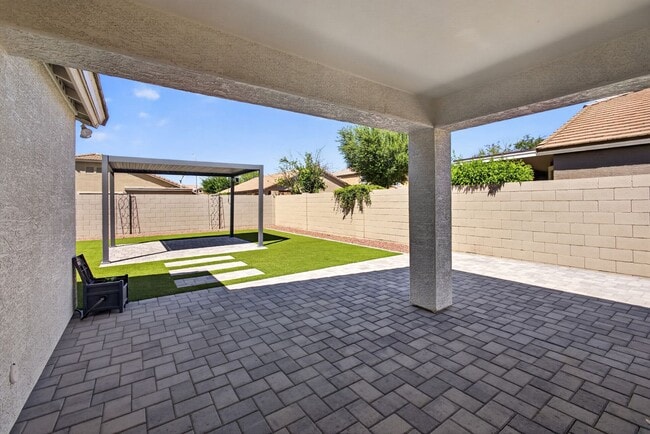 Building Photo - Updated House in Chandler Community