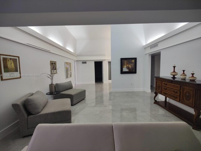 Building Photo - 5109 Banyan Ln