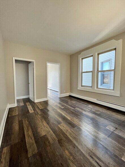 8 Sheffield St 2L - 9 Sheffield St