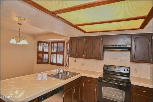 Building Photo - 11600 Casa View Dr