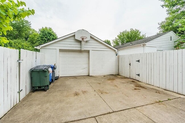 Building Photo - Charming 3 bedroom 2 bath home in Southland neighborhood!