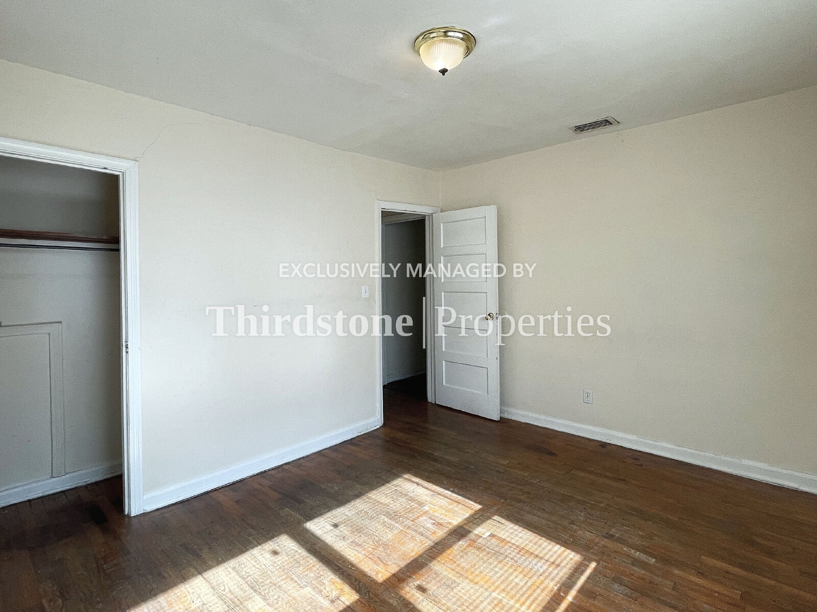 Building Photo - 485 E 44th St