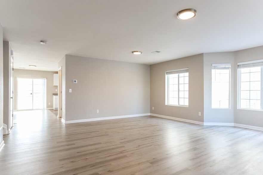 Building Photo - 5026 Perth Ct