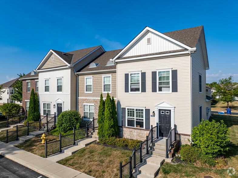 Carson Farms Townhomes - Carson Farms