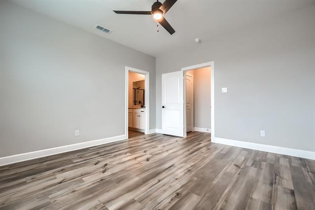 Building Photo - 909 Emerson Dr