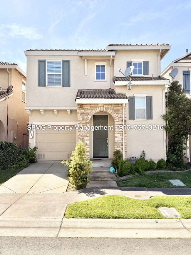 Building Photo - Beautifully Maintained 3 Bed / 2.5 Bath Home in South Natomas — New Appliances & Community Amenit...