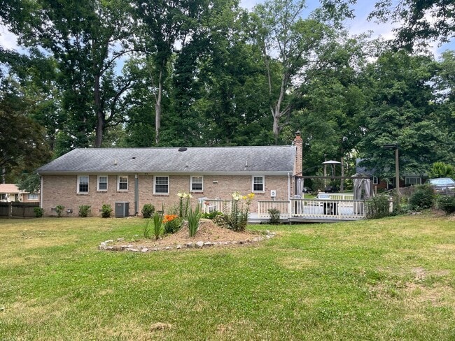 Building Photo - 3600 Ghent Dr