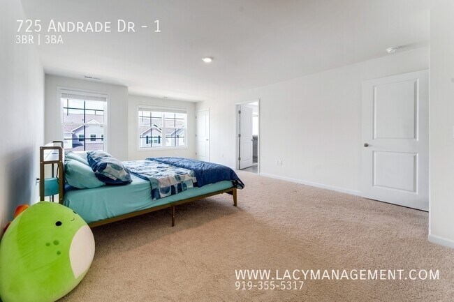 Building Photo - 725 Andrade Dr