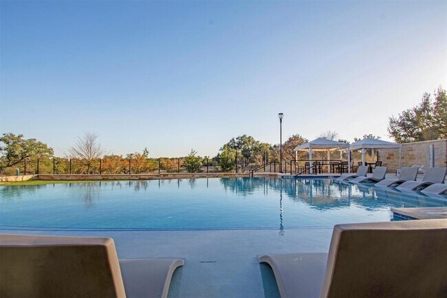 Building Photo - 104 Pin Cherry Pass