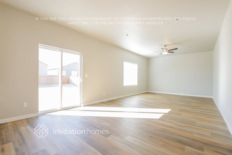 Building Photo - 957 Cascade Falls St