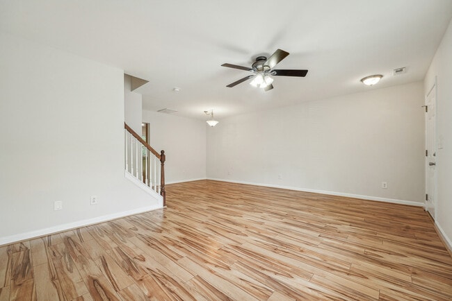 Building Photo - 7811 River Field Dr