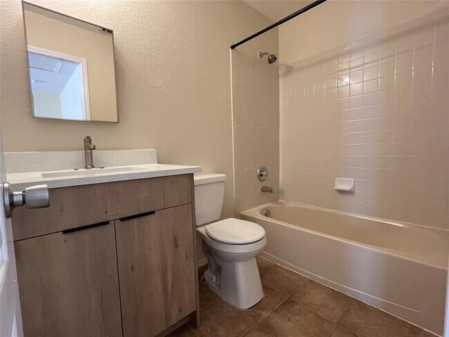 Building Photo - 2617 Byfield Dr