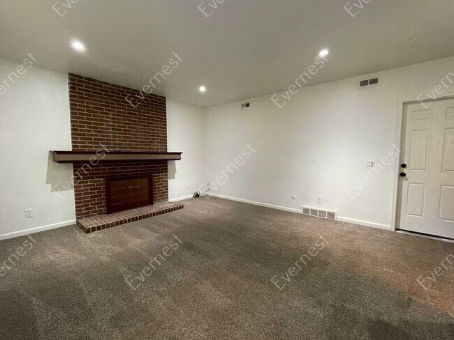 Building Photo - 18347 E Nassau Dr