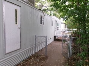 Building Photo - 1321-1323 Five Mile