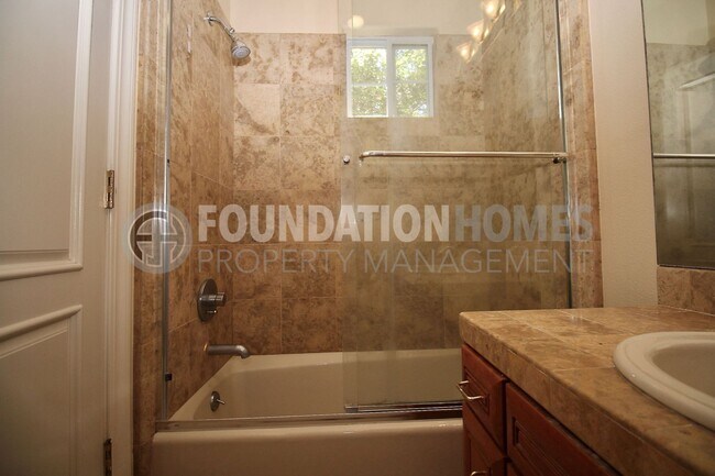 Building Photo - Architecturally Stunning Custom Estate wit...