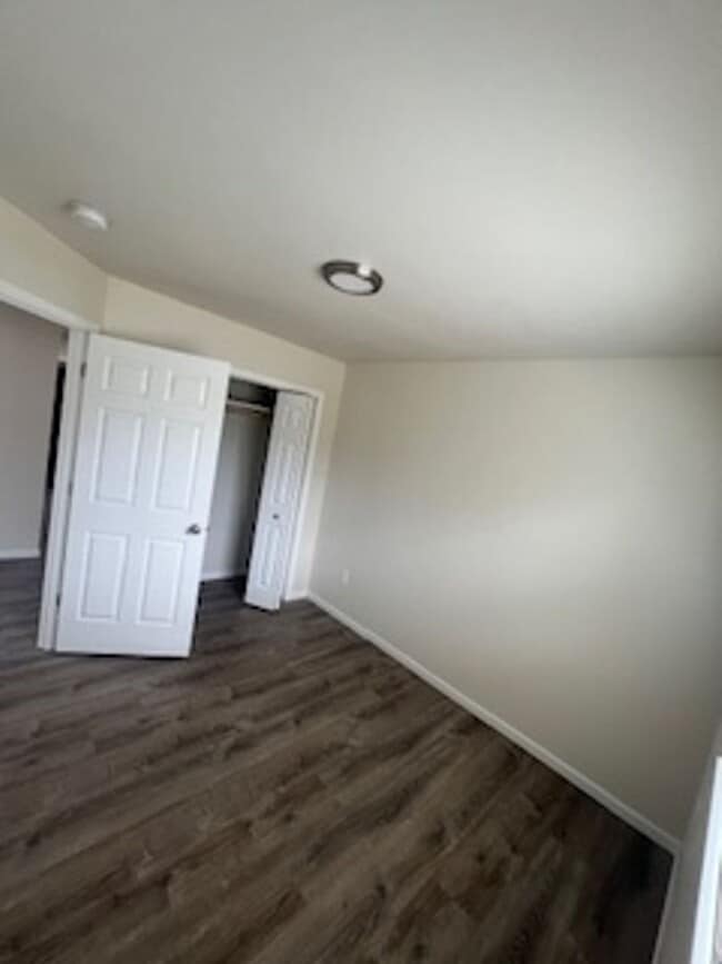 Building Photo - 3 Bedroom Duplex