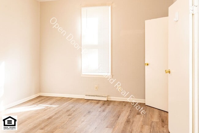 Building Photo - 1030 Columbia Ave