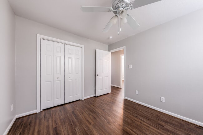 Building Photo - 2218 Naomi St