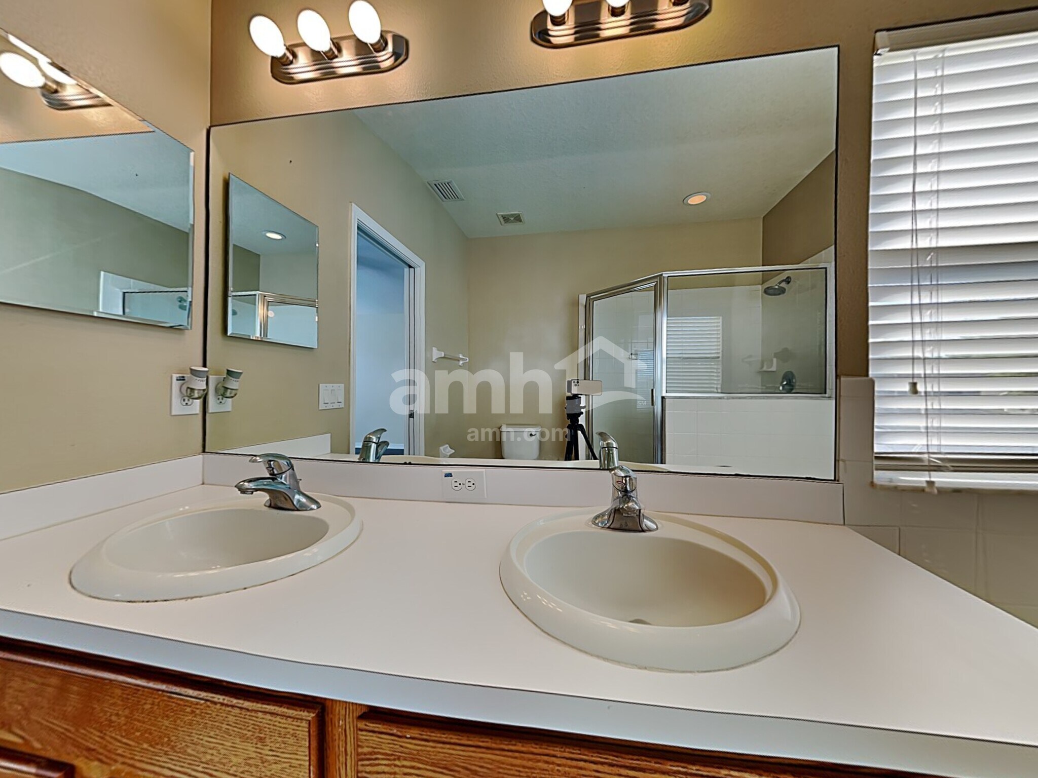 Building Photo - 3403 Berry Blossom Ln