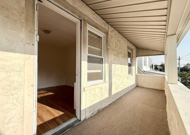 Building Photo - 911 Lester Ave