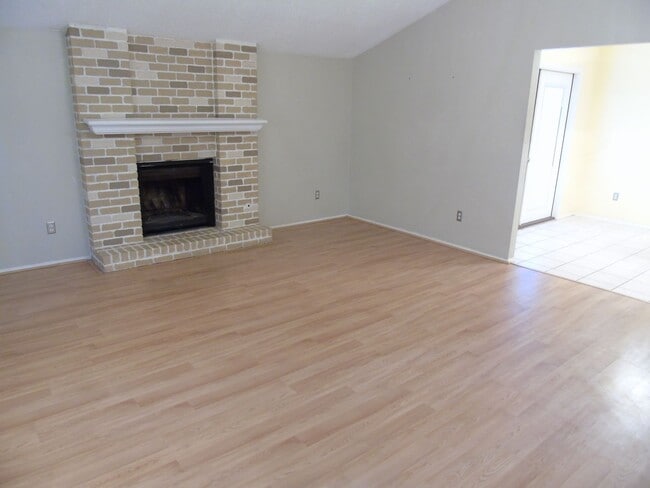 Building Photo - North Central Location