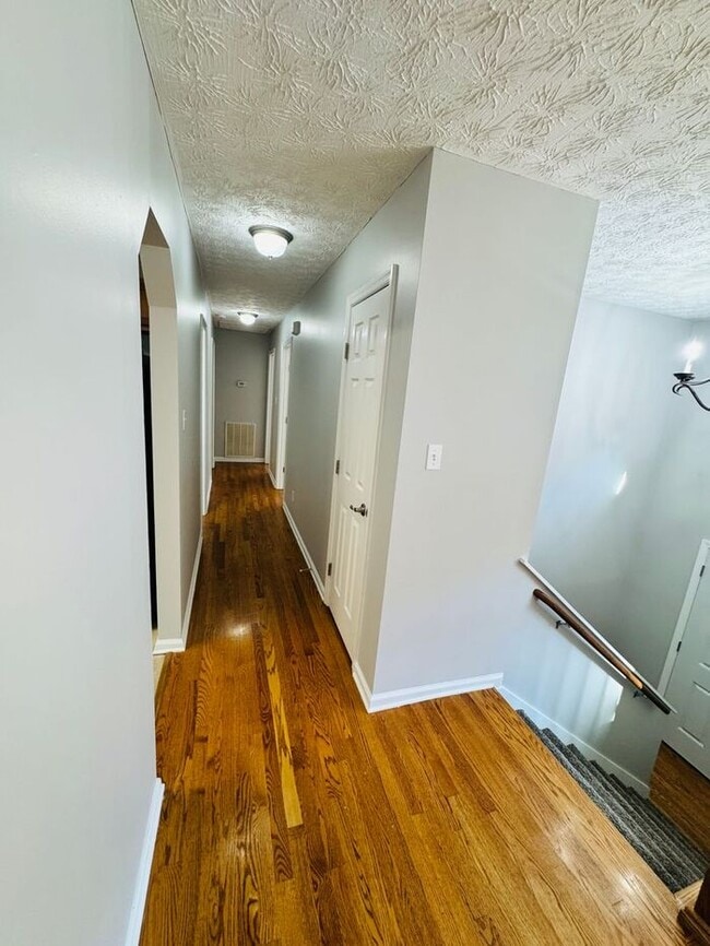 Building Photo - Split-Foyer Charm with Modern Upgrades in West Knox