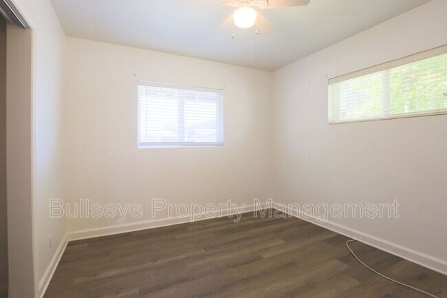 Building Photo - 3137 N 20th Pl