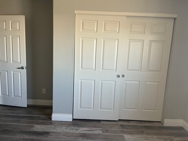 Building Photo - 9815 Eagle Creek Cir