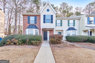 Building Photo - 2045 Fairways Ct