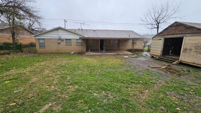 Building Photo - Single-Family Home Available!