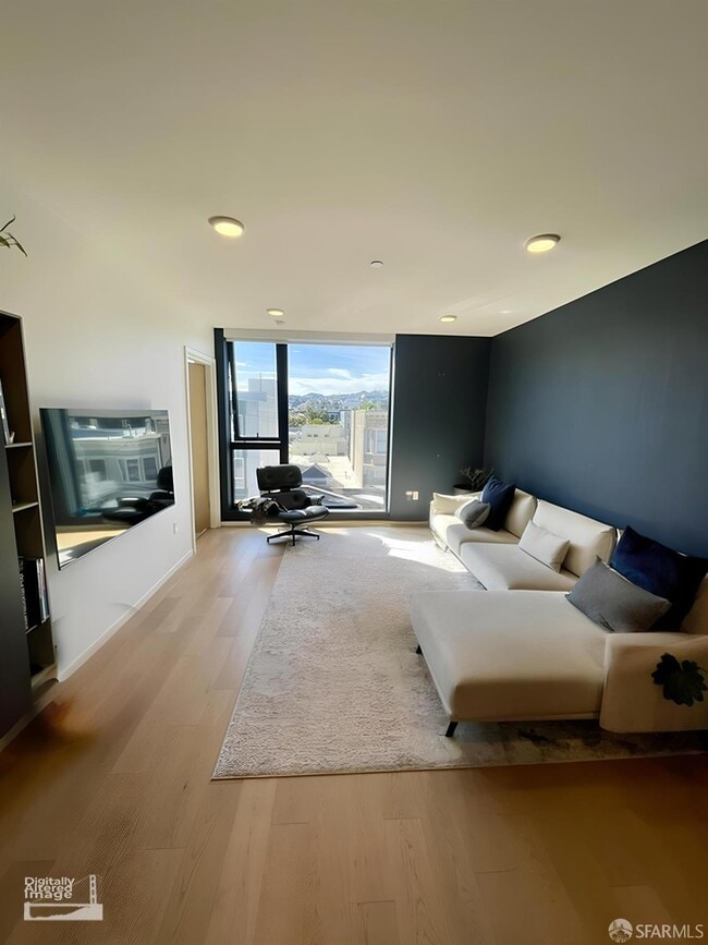 Building Photo - 230 7th St