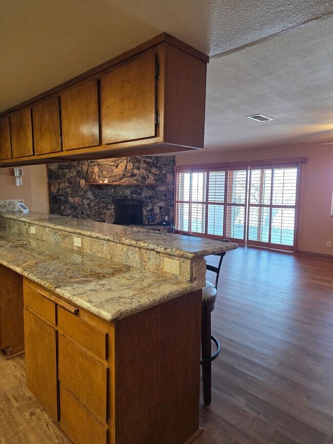 Building Photo - One of Kind 3 bed/2.5 bath home with 3 car attached garage located in BHC.