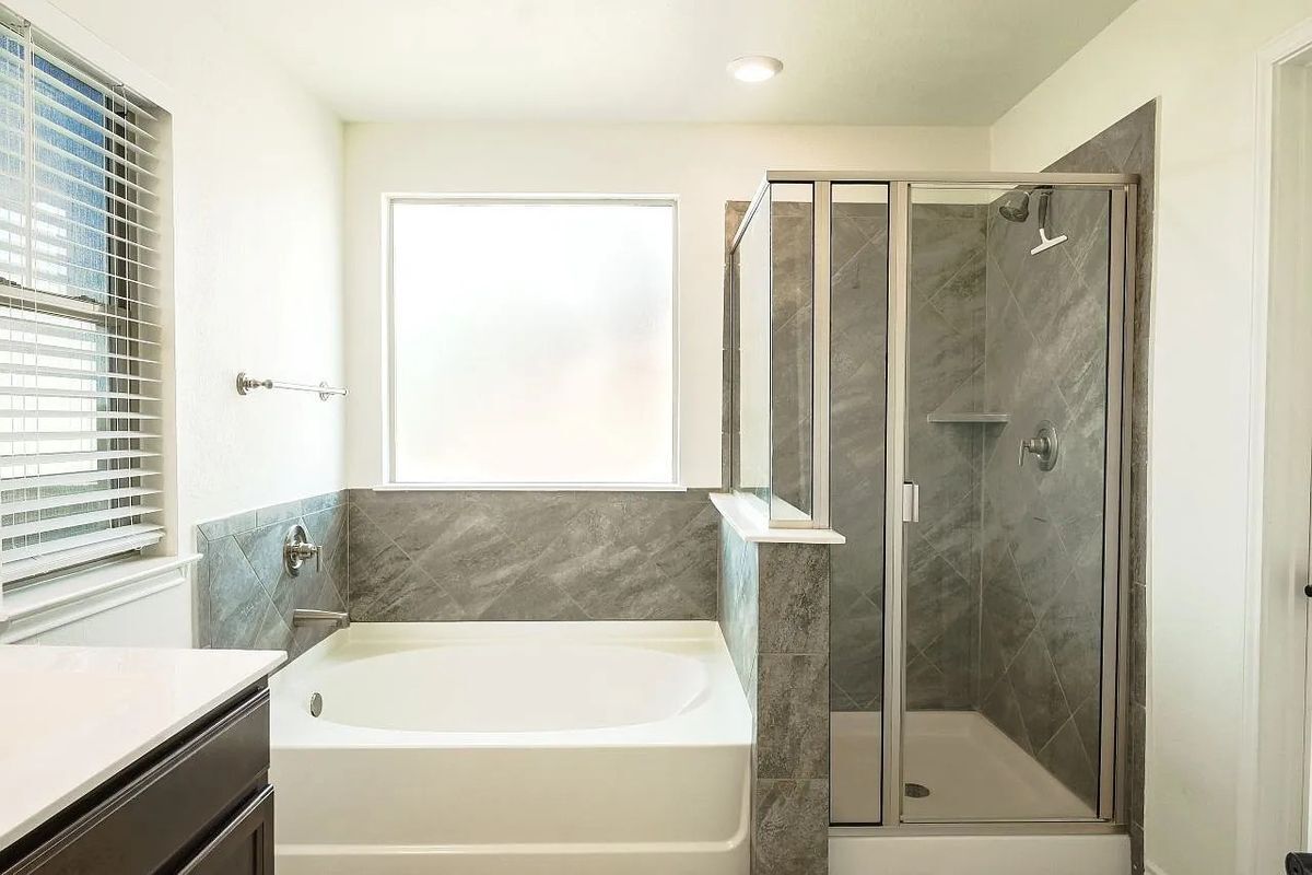 Building Photo - 5527 Castle Brook Dr
