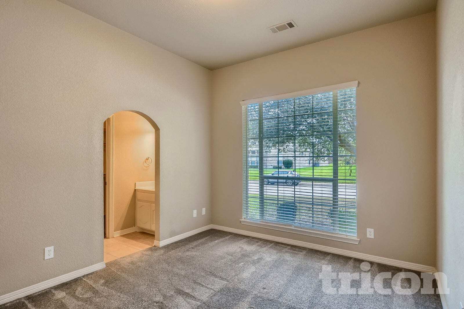 Building Photo - 1529 Rusticwood Dr