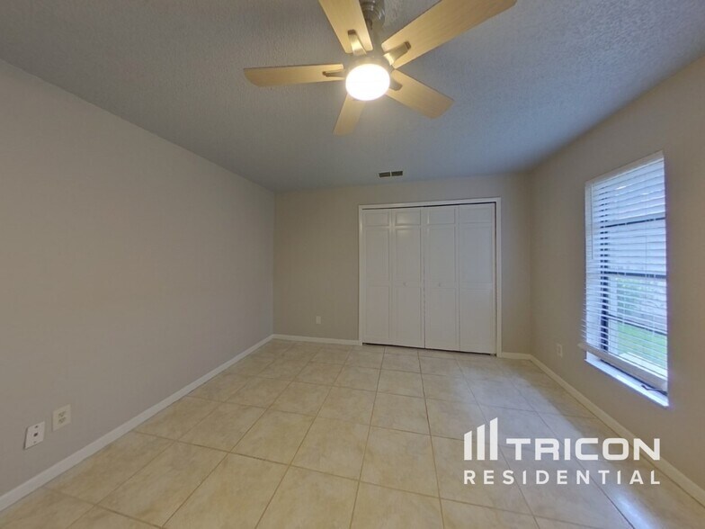 Building Photo - 2666 Luce Dr W