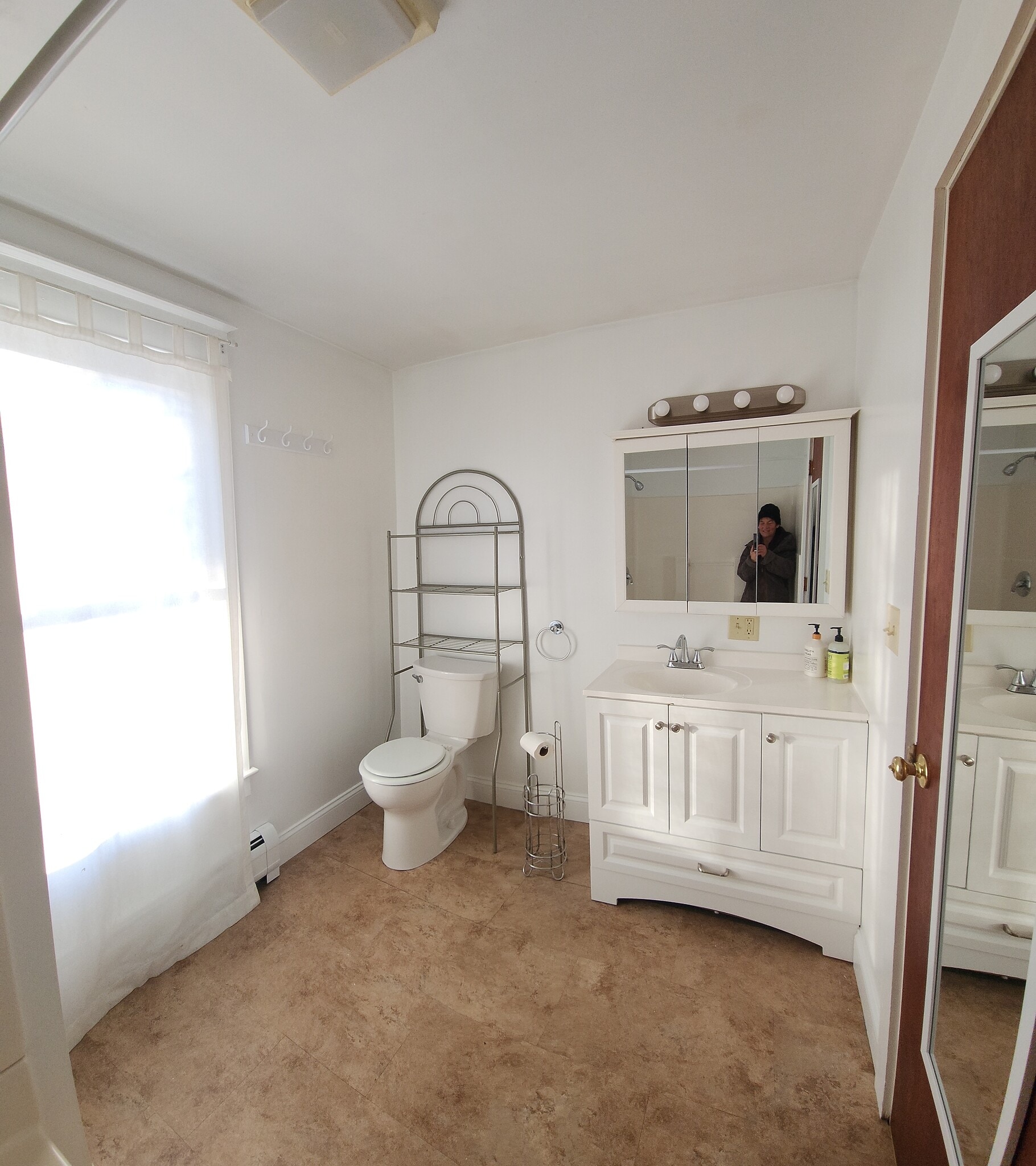 Building Photo - 27 Orient St