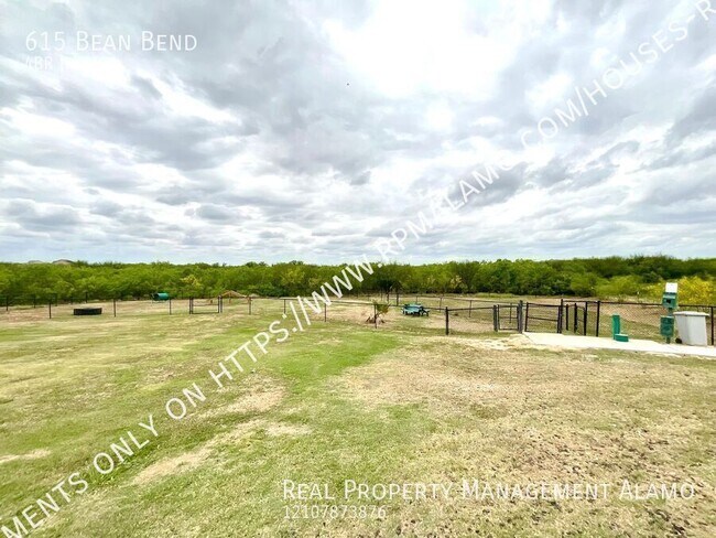 Building Photo - 615 Bean Bnd