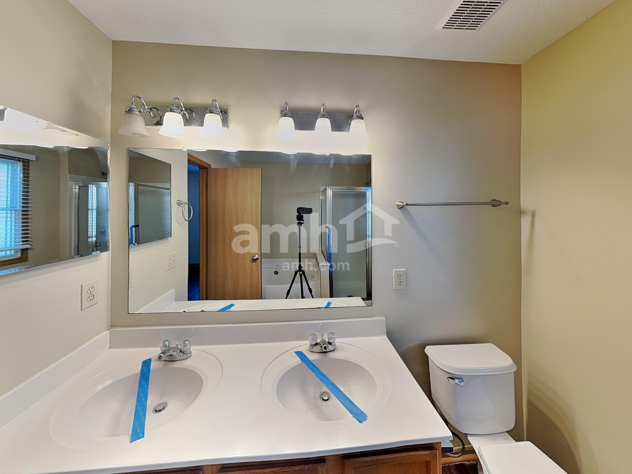 Building Photo - 395 Belfair Dr