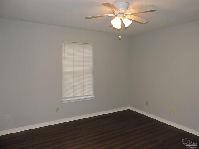 Building Photo - 7663 Charter Oaks Dr
