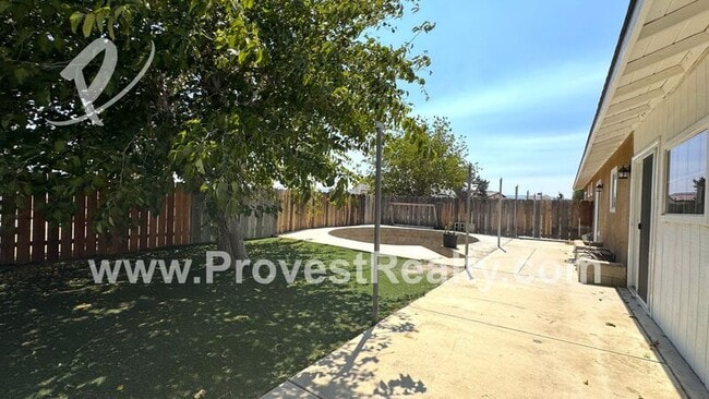 Building Photo - 9811 Arroyo Ave
