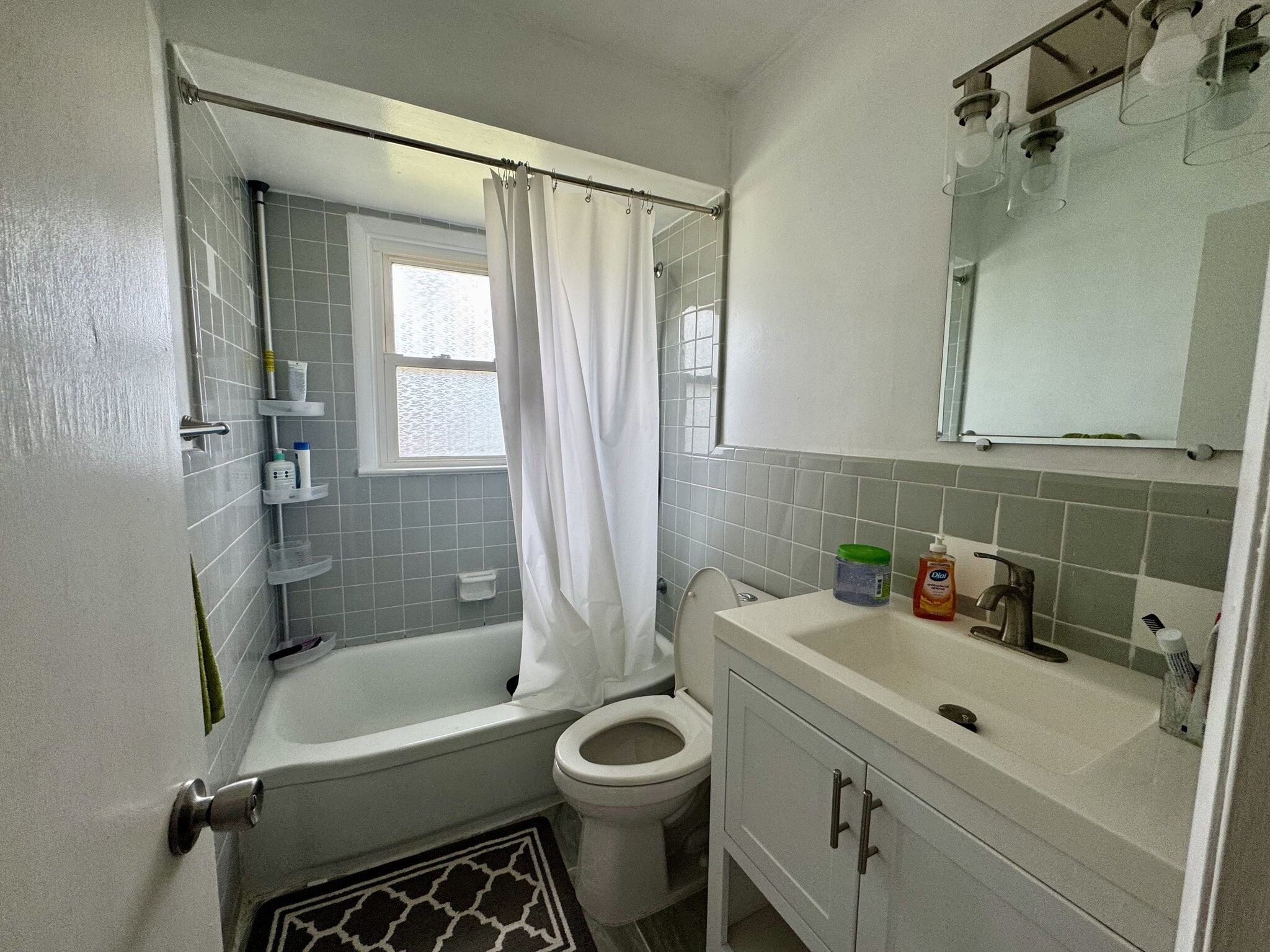 Building Photo - 20 Sandra Dr