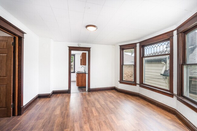 Building Photo - 722 Harrison St