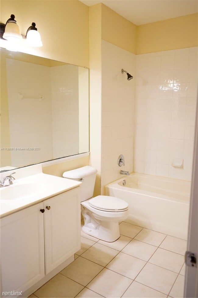 Building Photo - 1 br, 1 bath Condo - 4508 SW 160th Ave 450...