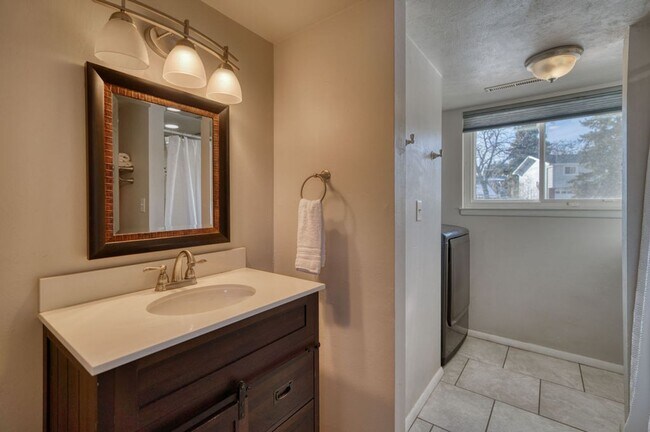 Building Photo - Charming 4 Bed 2 Bath Home in 80917!!!
