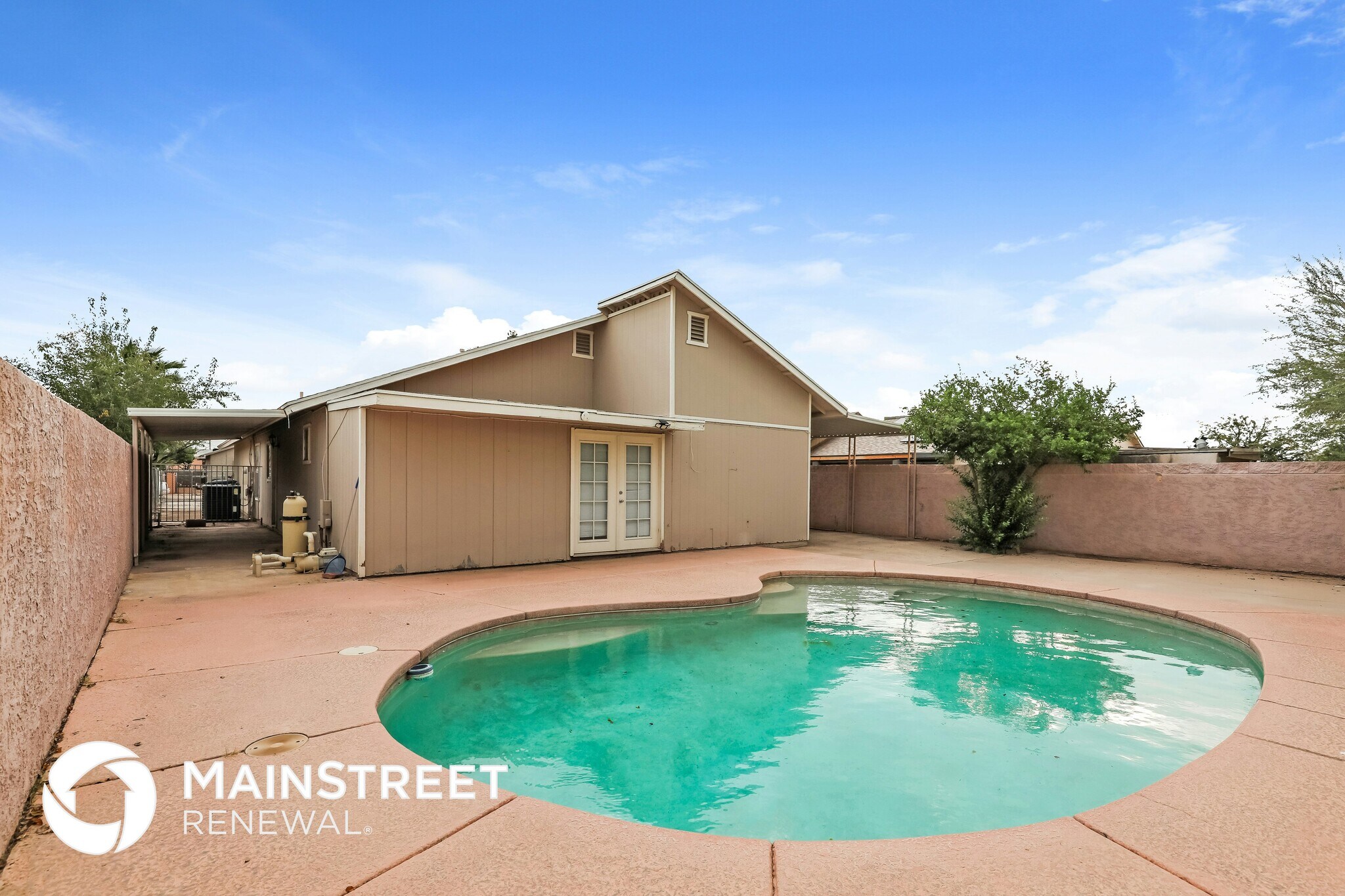 Building Photo - 737 E Oregon St