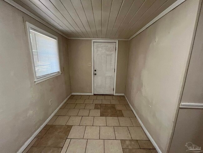 Building Photo - 1036 Hawthorn Dr