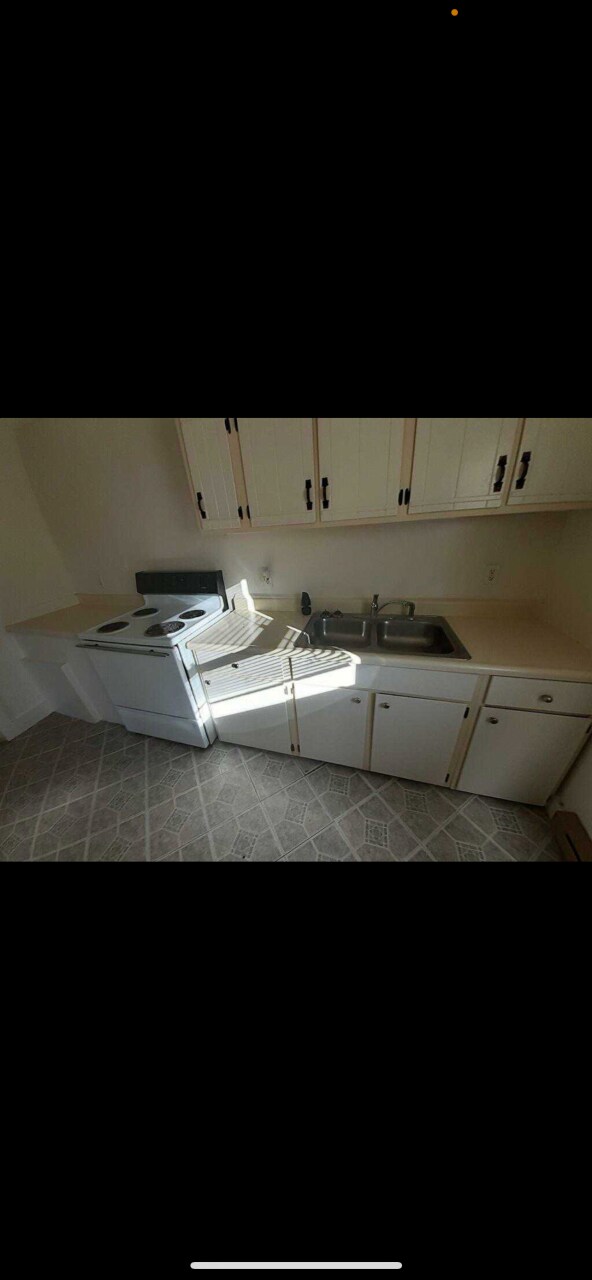 Building Photo - jon rickey