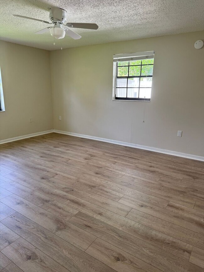 Building Photo - South Tampa Home